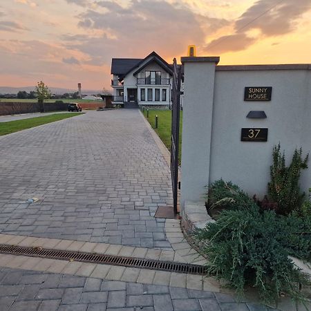 Sunny House Villa Suceava Exterior photo