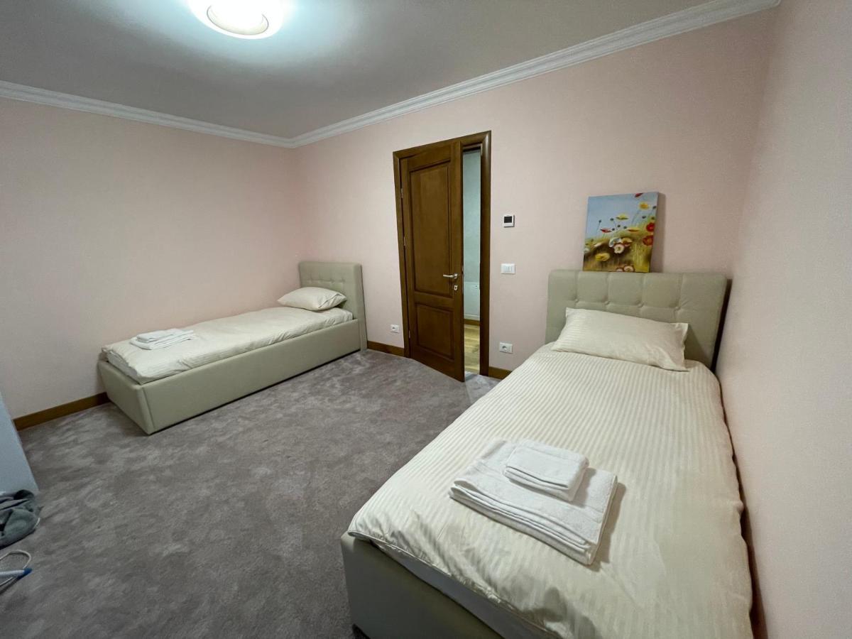 Sunny House Villa Suceava Exterior photo